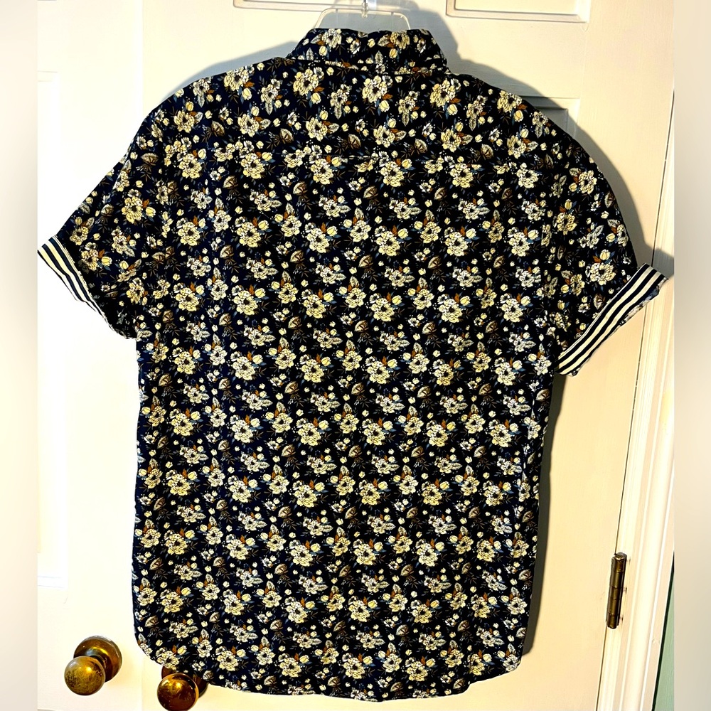NWOT DENIM & FLOWER Men's Short Sleeve Blue/Floral/Stripe Shirt. Size: Large - Picture 2 of 11